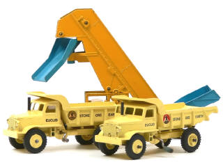 Lot 719 - DINKY TOYS (GB) (3)