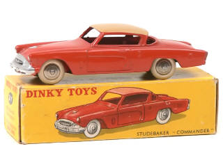 Lot 864 - DINKY TOYS (FRANCE) (1)