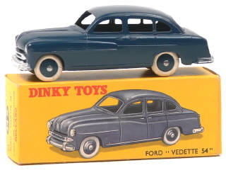 Lot 858 - DINKY TOYS (FRANCE) (1)