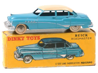 Lot 854 - DINKY TOYS (FRANCE) (1)