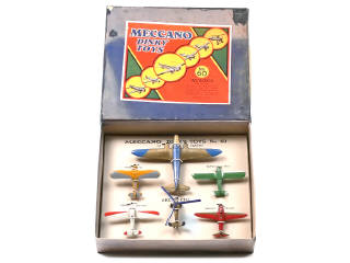 Lot 782 - DINKY TOYS (FRANCE) (7)