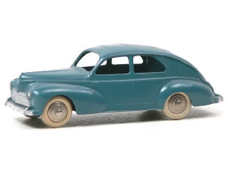 Lot 838 - DINKY TOYS (FRANCE) (1)
