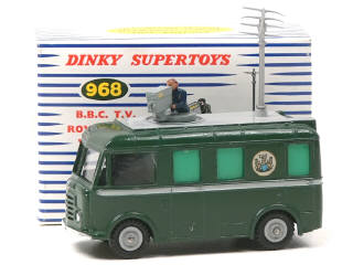 Lot 724 - DINKY TOYS (GB) (1)