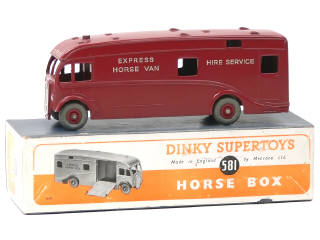 Lot 701 - DINKY TOYS (GB) (1)