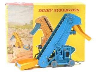 Lot 717 - DINKY TOYS (GB) (1)