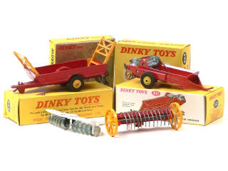 Lot 720 - DINKY TOYS (GB) (4)