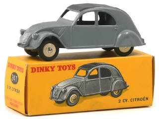 Lot 663 - DINKY TOYS (FRANCE) (1)
