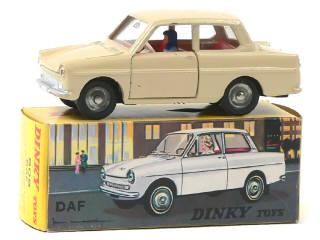 Lot 756 - DINKY TOYS (FRANCE) (1)