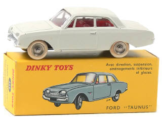 Lot 744 - DINKY TOYS (FRANCE) (1)