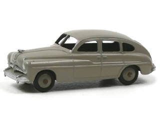 Lot 653 - DINKY TOYS (FRANCE) (1)