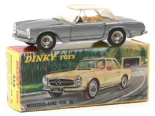 Lot 772 - DINKY TOYS (FRANCE) (1)