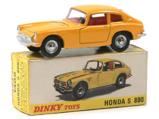 Lot 821 - DINKY TOYS (FRANCE) (1)