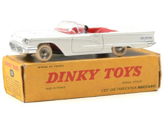 Lot 738 - DINKY TOYS (FRANCE) (1)