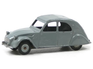 Lot 707 - DINKY TOYS (FRANCE) Série JUNIOR (1)