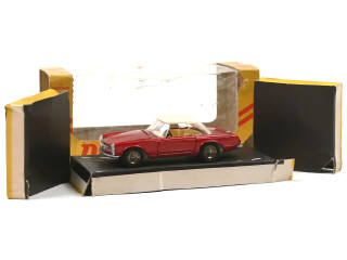 Lot 773 - DINKY TOYS (FRANCE) (1)