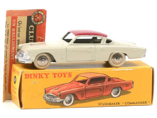 Lot 678 - DINKY TOYS (FRANCE) (1)