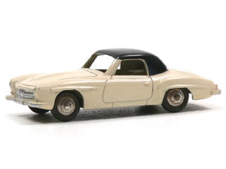 Lot 370 - DINKY TOYS (FRANCE) (1)