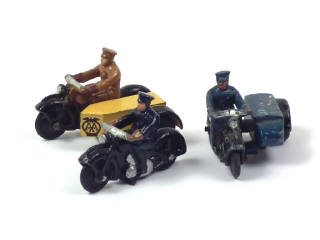 Lot 854 - DINKY TOYS (GB) (3)