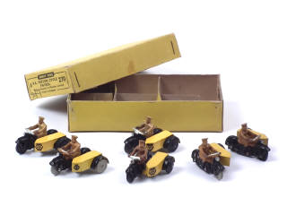 Lot 855 - DINKY TOYS (GB) (7)