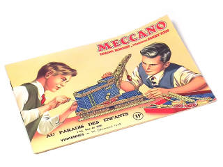 Lot 256 - MECCANO (1)