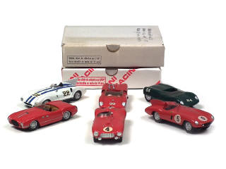 Lot 346 - DIVERS (6)
