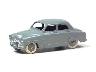Lot 436 - DINKY TOYS (FRANCE) (1)