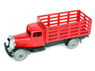 Lot 94 - DINKY TOYS (FRANCE) (1)