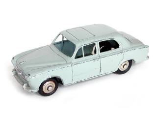 Lot 105 - DINKY TOYS (FRANCE) (1)