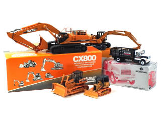 Lot 218 - DIVERS (5)