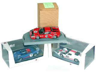Lot 345 - DIVERS (3)