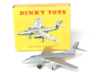 Lot 37 - DINKY TOYS (FRANCE) (1)