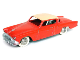 Lot 130 - DINKY TOYS (FRANCE) (1)