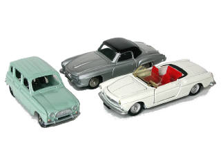 Lot 140 - DINKY TOYS (FRANCE) (3)