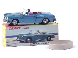 Lot 651 - DINKY TOYS (FRANCE) (1)