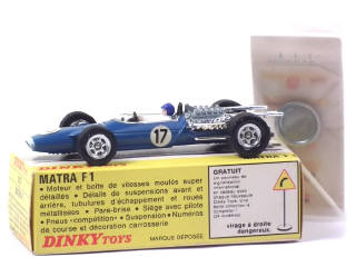 Lot 739 - DINKY TOYS (FRANCE) (1)