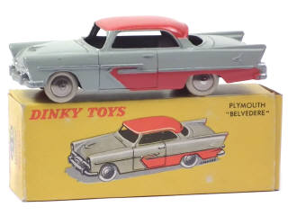 Lot 571 - DINKY TOYS (FRANCE) (1)