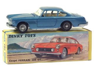 Lot 636 - DINKY TOYS (FRANCE) (1)