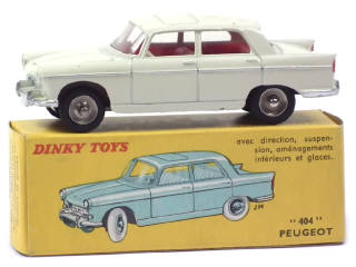Lot 679 - DINKY TOYS (FRANCE) (1)