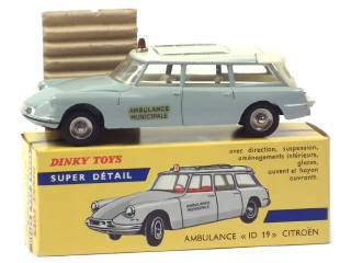 Lot 682 - DINKY TOYS (FRANCE) (1)