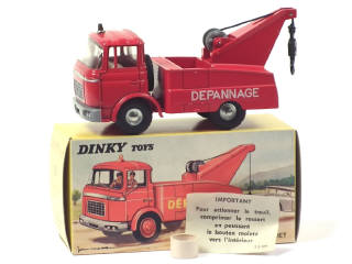 Lot 715 - DINKY TOYS (FRANCE) (1)