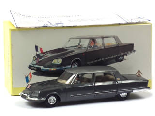 Lot 755 - DINKY TOYS (FRANCE) (1)
