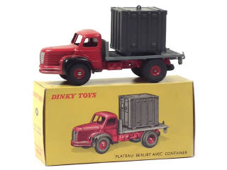 Lot 615 - DINKY TOYS (FRANCE) (1)