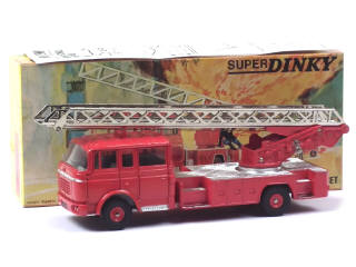 Lot 698 - DINKY TOYS (FRANCE) (1)