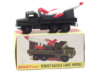 Lot 799 - DINKY TOYS (FRANCE) (1)