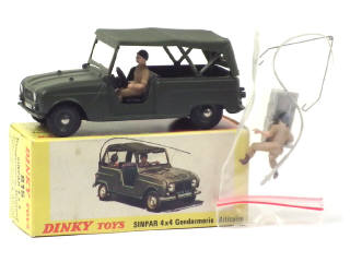 Lot 798 - DINKY TOYS (FRANCE) (1)