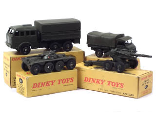 Lot 810 - DINKY TOYS (FRANCE) (4)