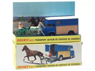 Lot 704 - DINKY TOYS (FRANCE) (1)