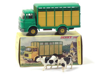 Lot 709 - DINKY TOYS (FRANCE) (1)