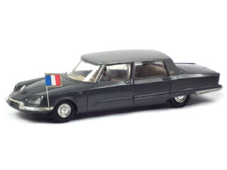 Lot 756 - DINKY TOYS (FRANCE) (1)
