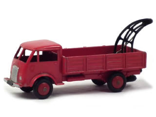 Lot 596 - DINKY TOYS (FRANCE) (1)
